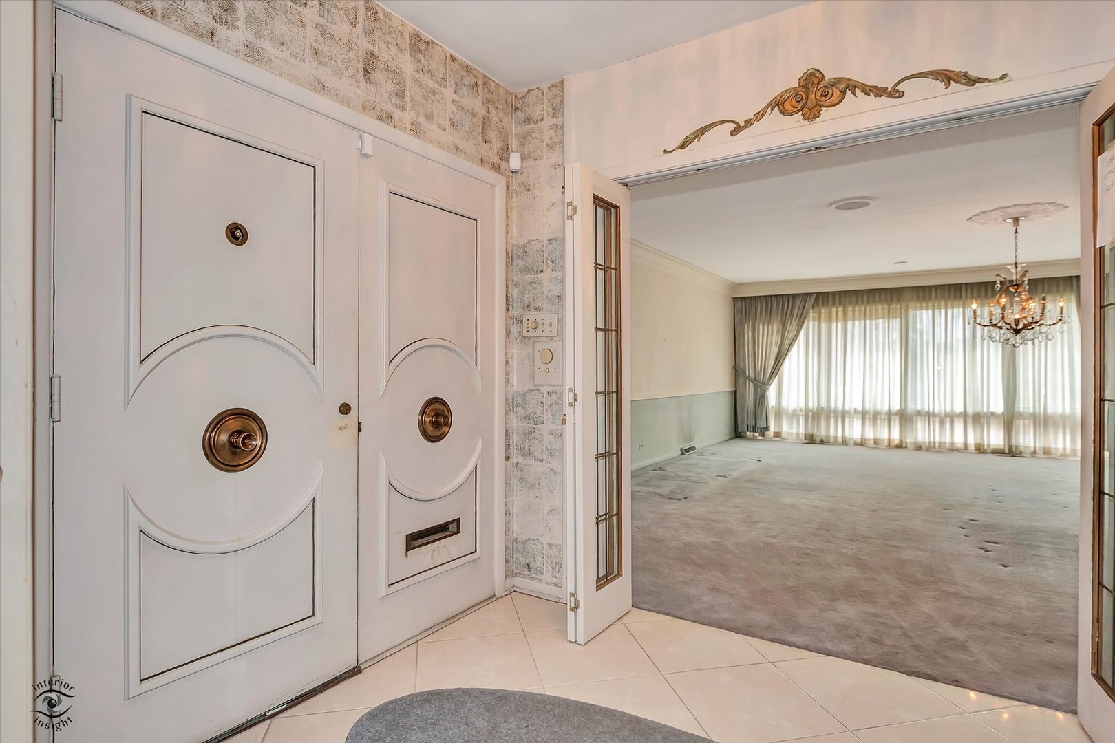 9139 S Oakley Avenue, Chicago, IL 60643