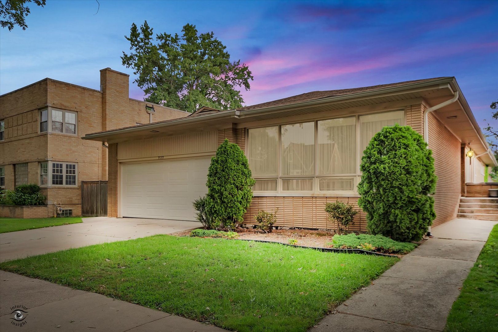 9139 S Oakley Avenue, Chicago, IL 60643