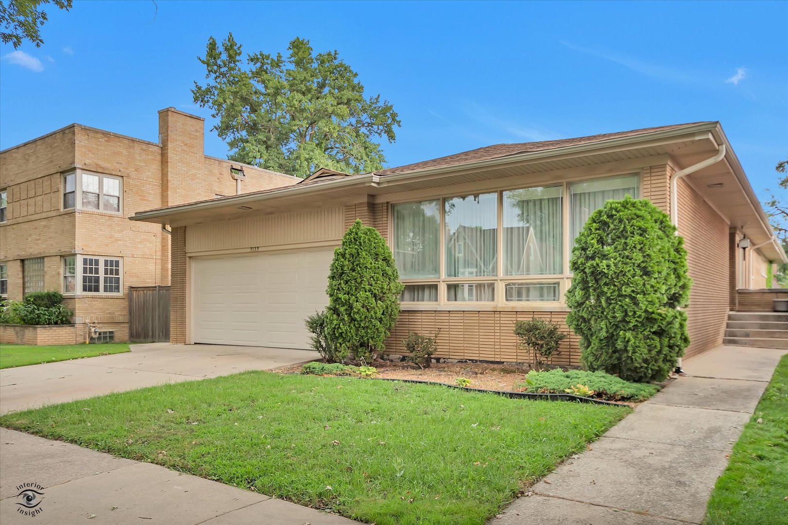 9139 S Oakley Avenue, Chicago, IL 60643