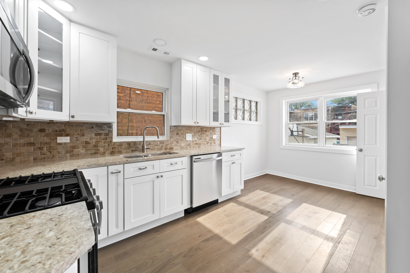 7234 N Hamilton Avenue, Chicago, IL 60645