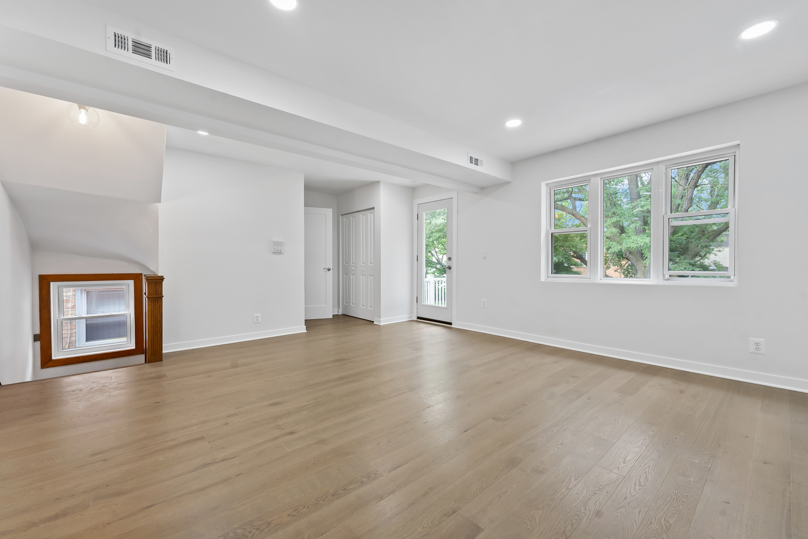 7234 N Hamilton Avenue, Chicago, IL 60645