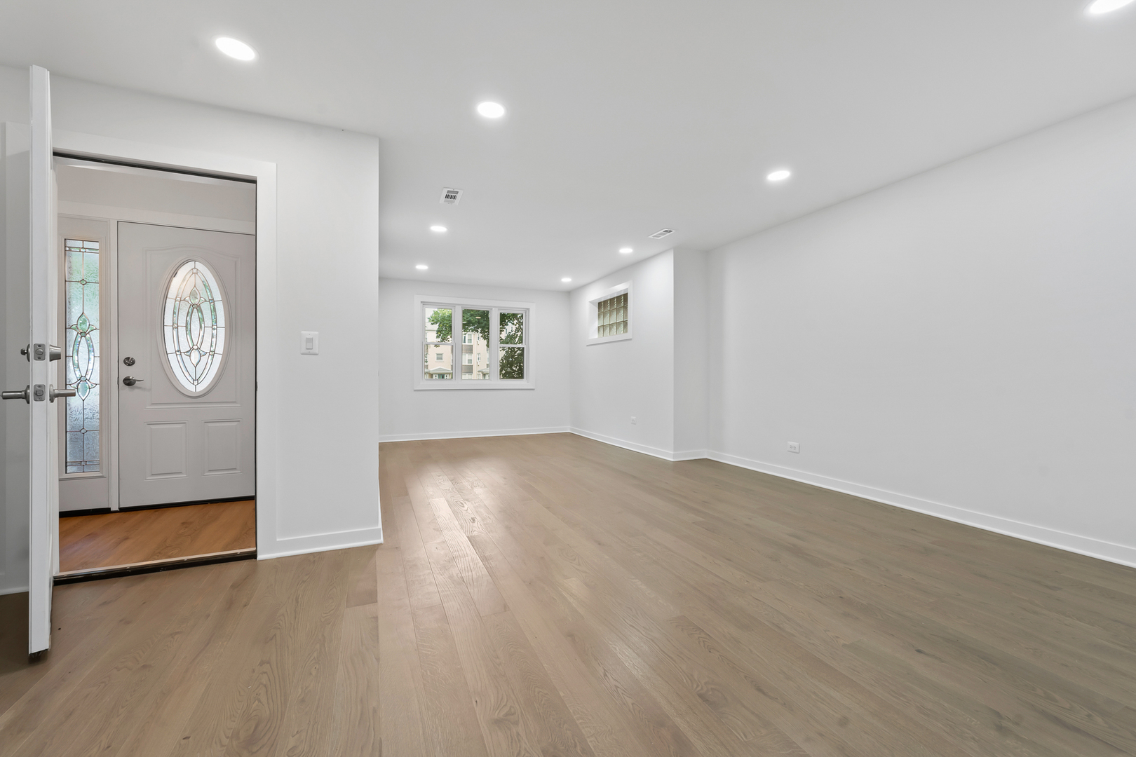 7234 N Hamilton Avenue, Chicago, IL 60645