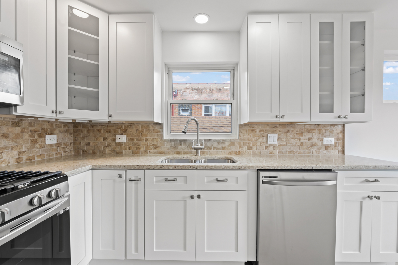 7234 N Hamilton Avenue, Chicago, IL 60645