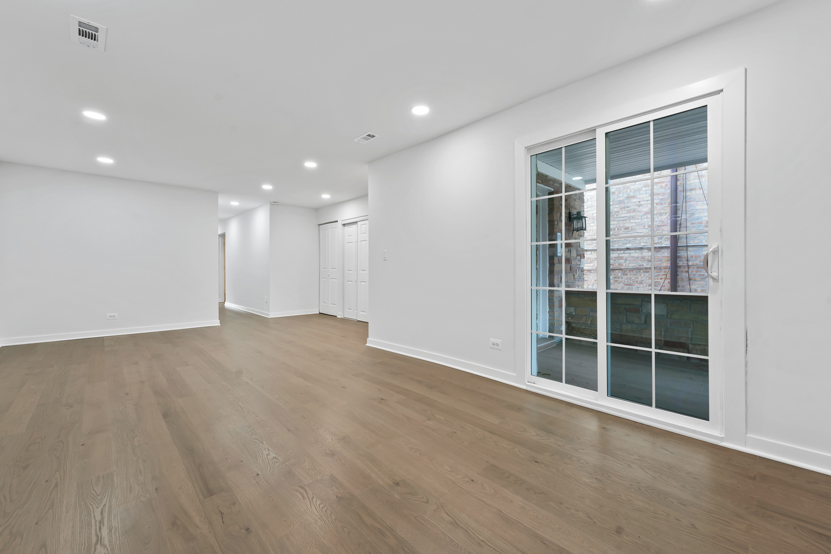 7234 N Hamilton Avenue, Chicago, IL 60645
