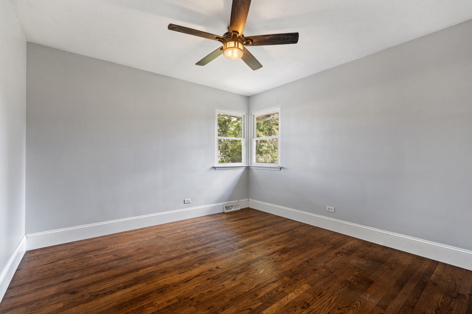 28w556 Forestview Avenue, Warrenville, IL 60555