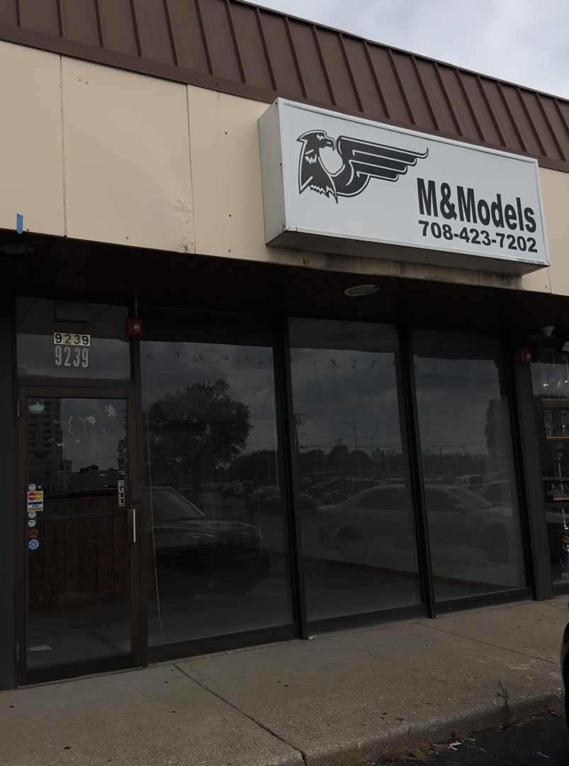 9239 S Cicero Avenue, Oak Lawn, IL 60453