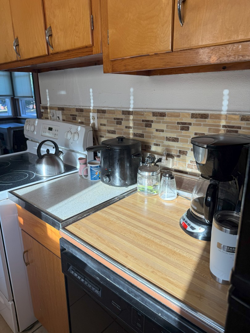 602 Main Street, Leaf River, IL 61047