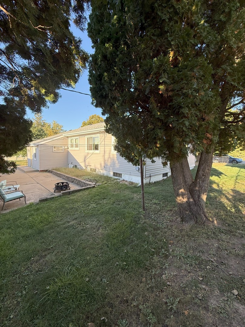 602 Main Street, Leaf River, IL 61047