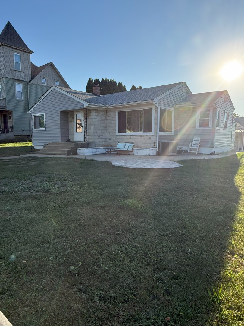 602 Main Street, Leaf River, IL 61047