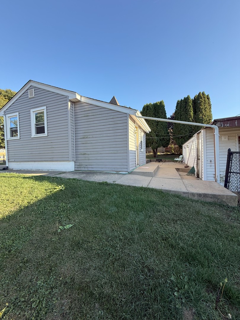 602 Main Street, Leaf River, IL 61047