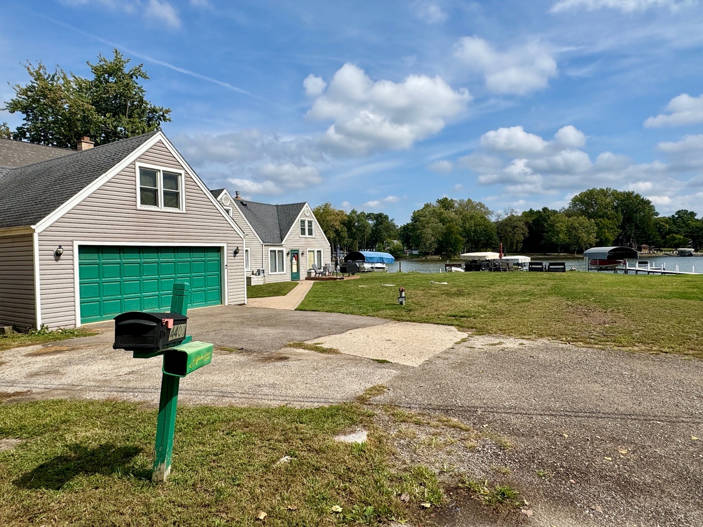 4400 Riverside Drive, Crystal Lake, IL 60014