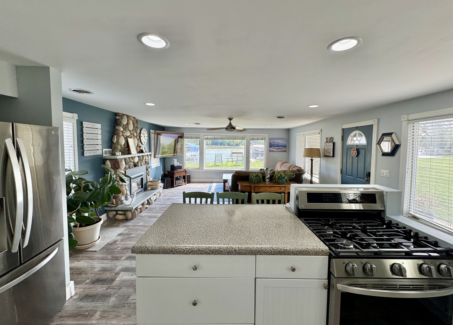 4400 Riverside Drive, Crystal Lake, IL 60014