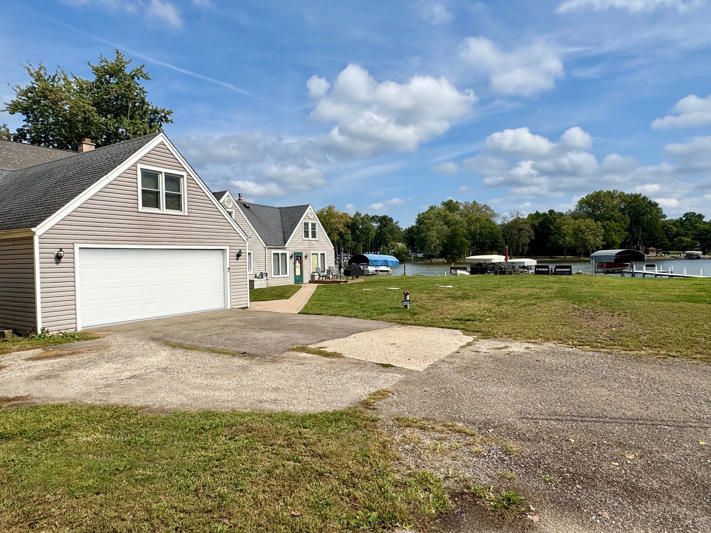 4400 Riverside Drive, Crystal Lake, IL 60014