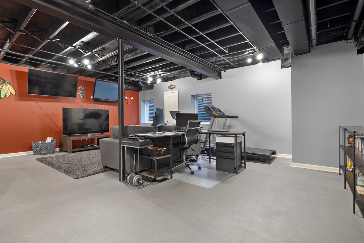 8839 Indiana Harbor Drive, Frankfort, IL 60423