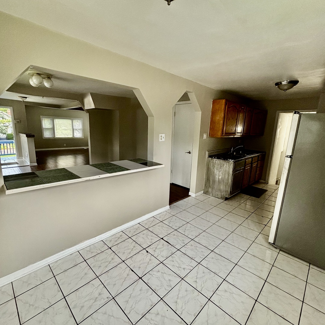 304 Powell Avenue, Waukegan, IL 60085