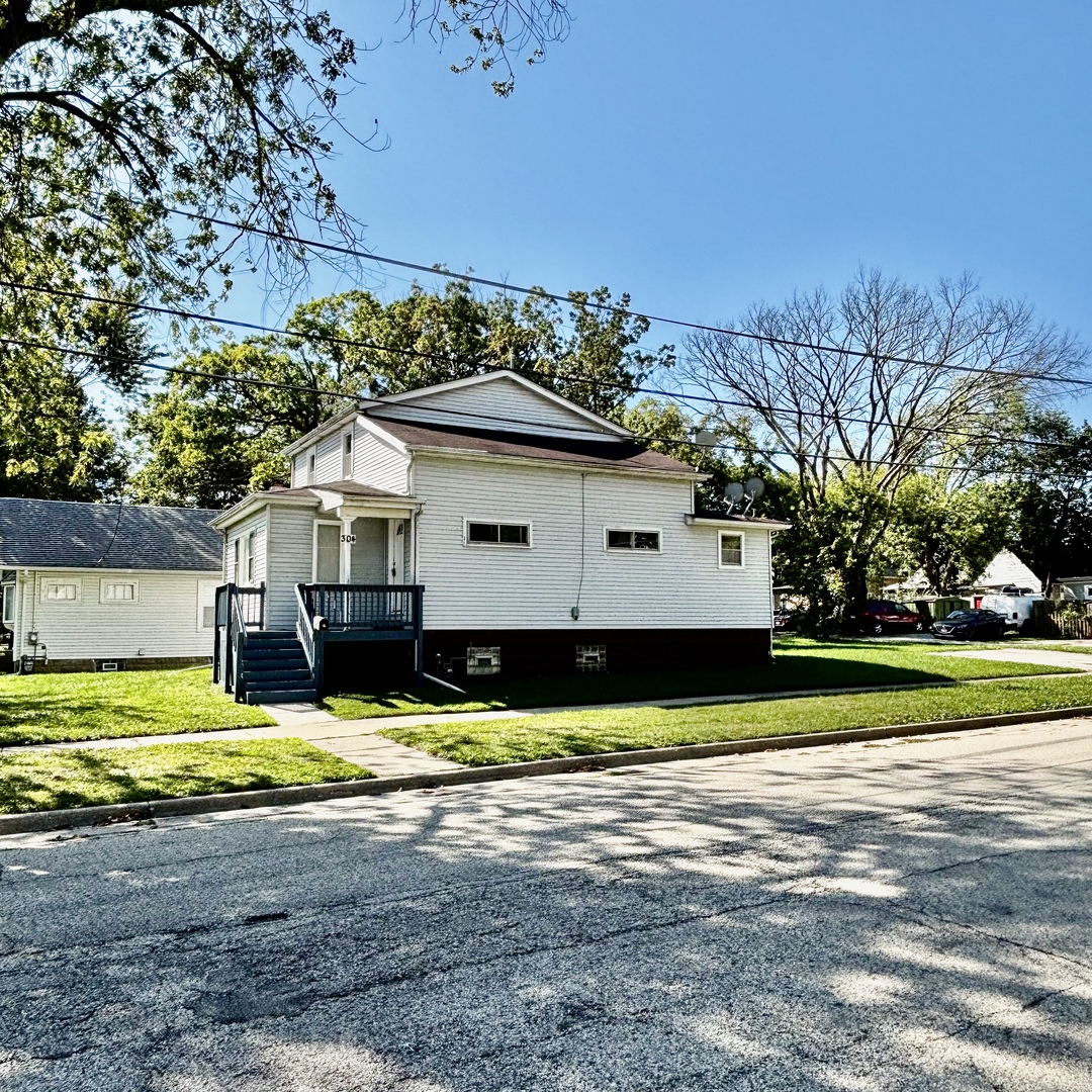 304 Powell Avenue, Waukegan, IL 60085