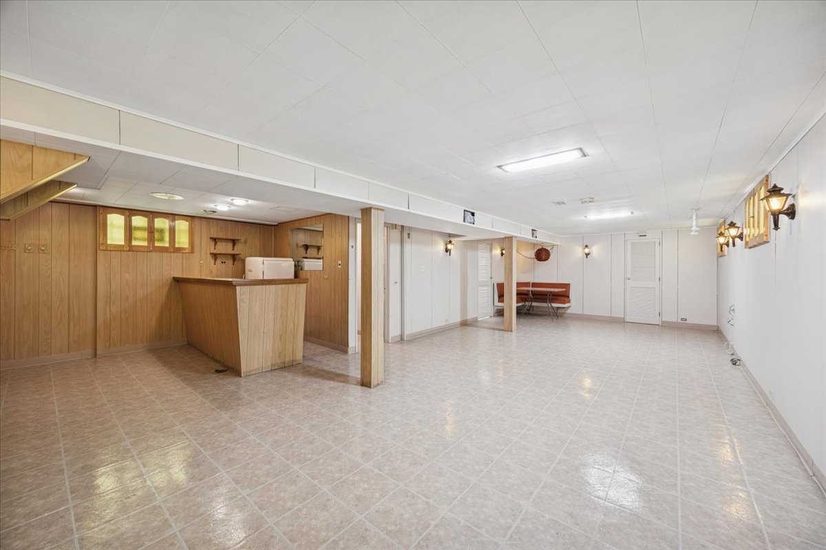 5121 S Laramie Avenue, Chicago, IL 60638