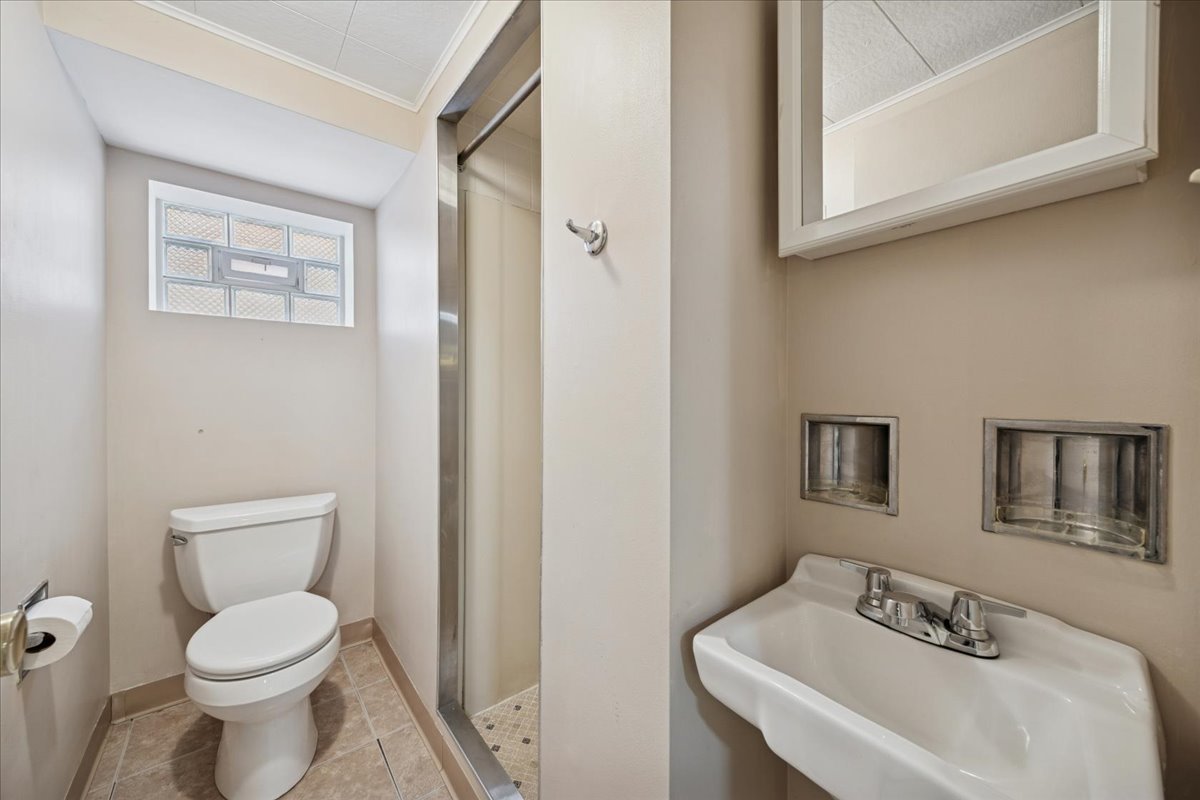 5121 S Laramie Avenue, Chicago, IL 60638