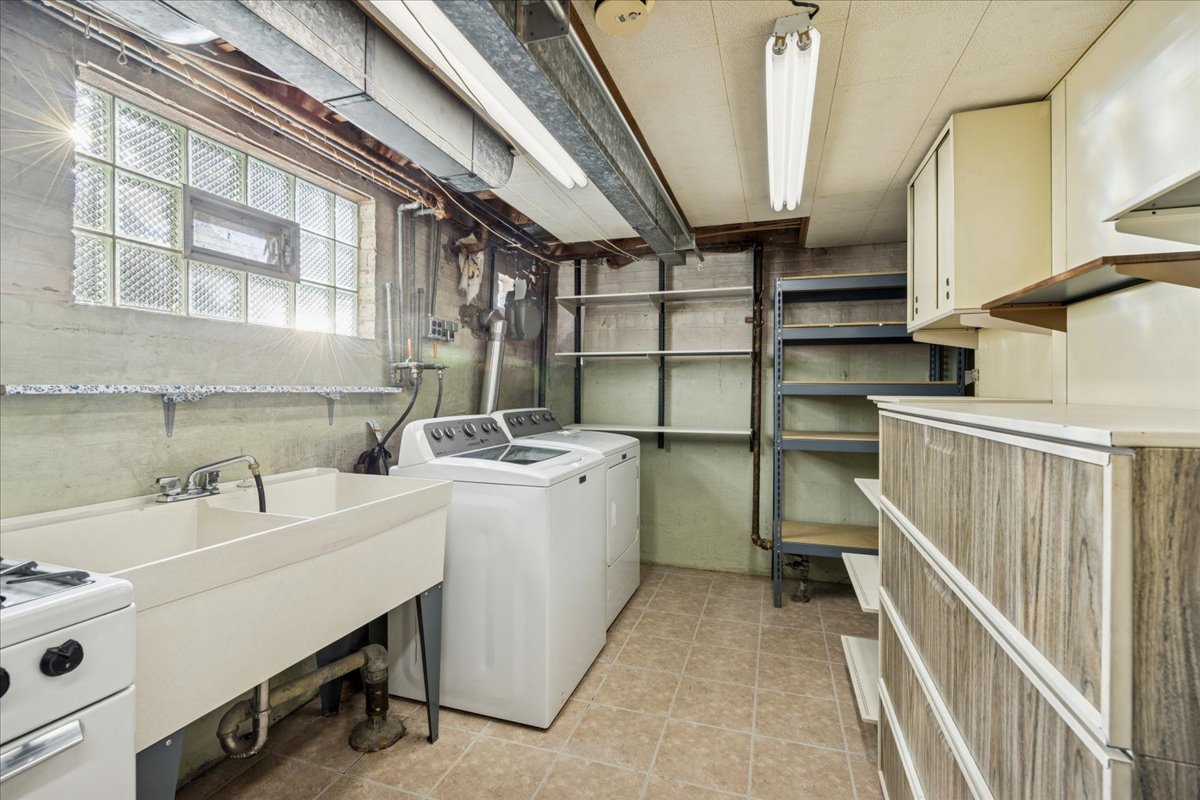 5121 S Laramie Avenue, Chicago, IL 60638