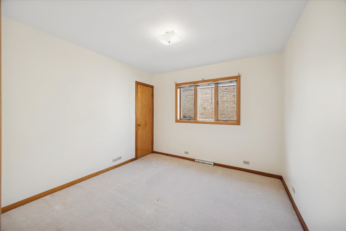 5121 S Laramie Avenue, Chicago, IL 60638