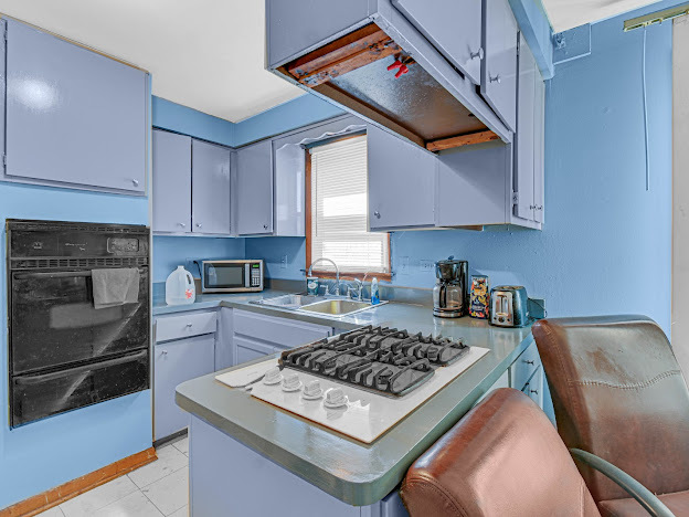 9521 S La Salle Street, Chicago, IL 60628