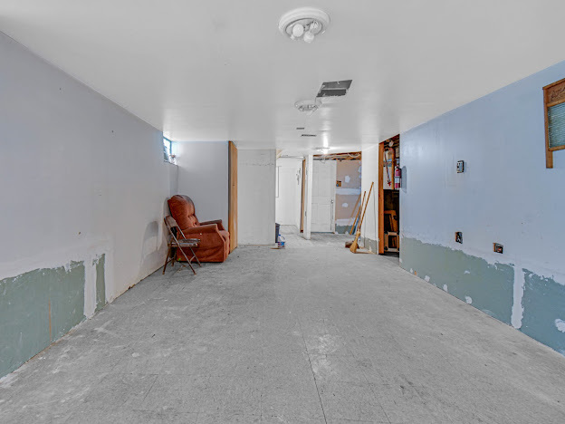 9521 S La Salle Street, Chicago, IL 60628