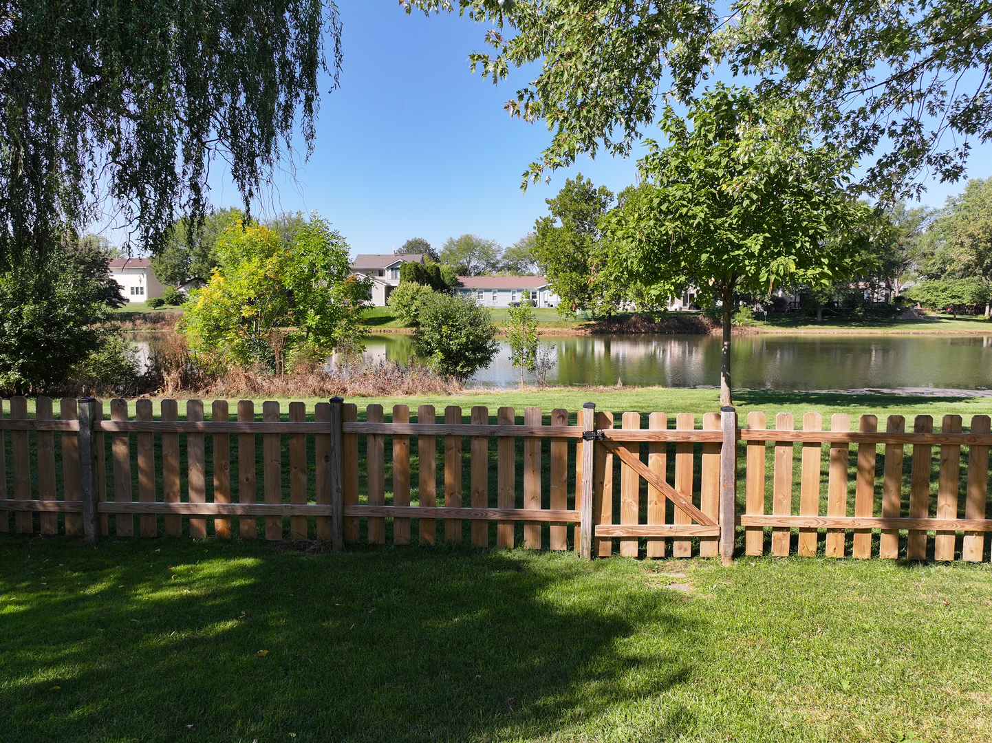 4950 Rochester Drive, Hoffman Estates, IL 60010