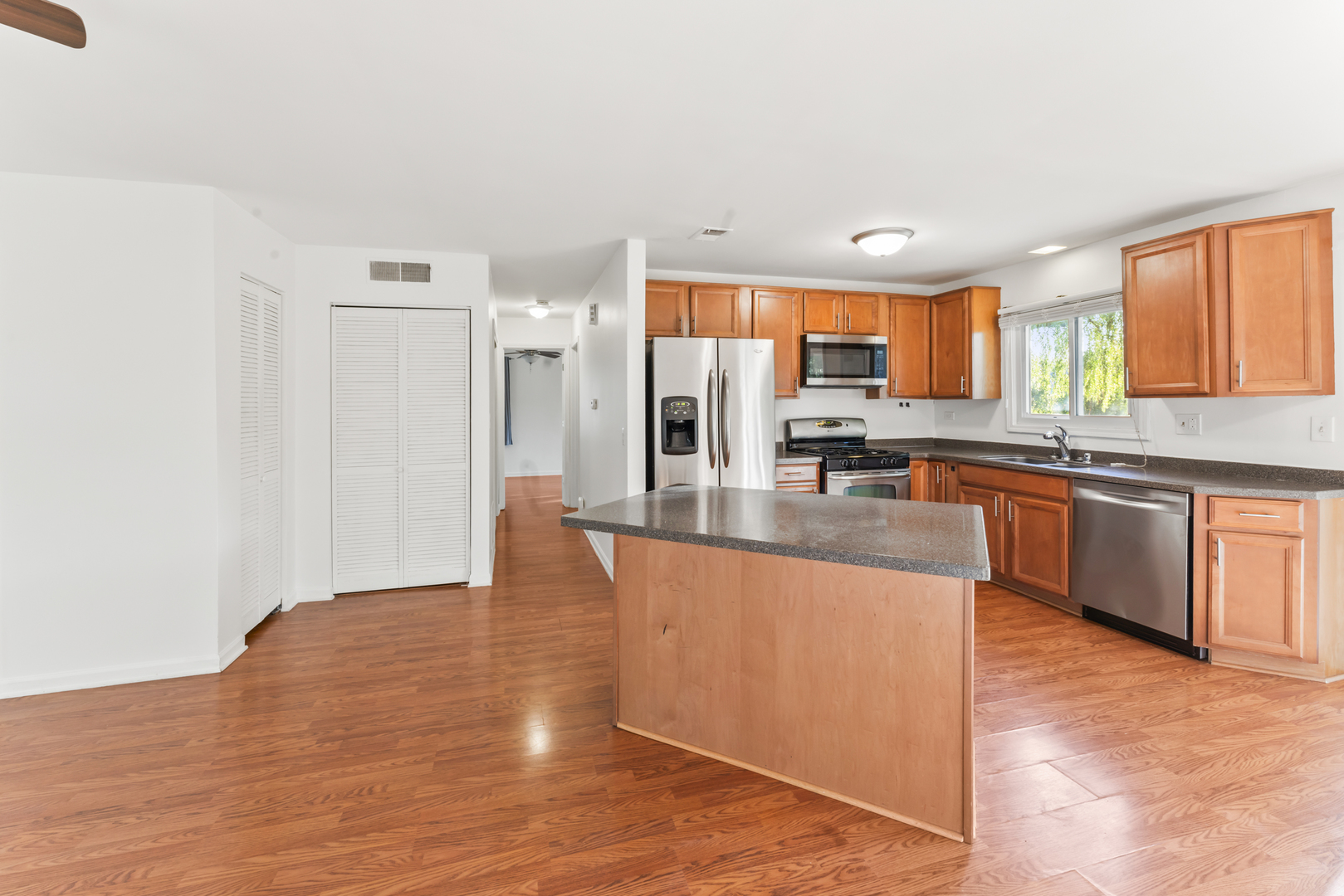 4950 Rochester Drive, Hoffman Estates, IL 60010