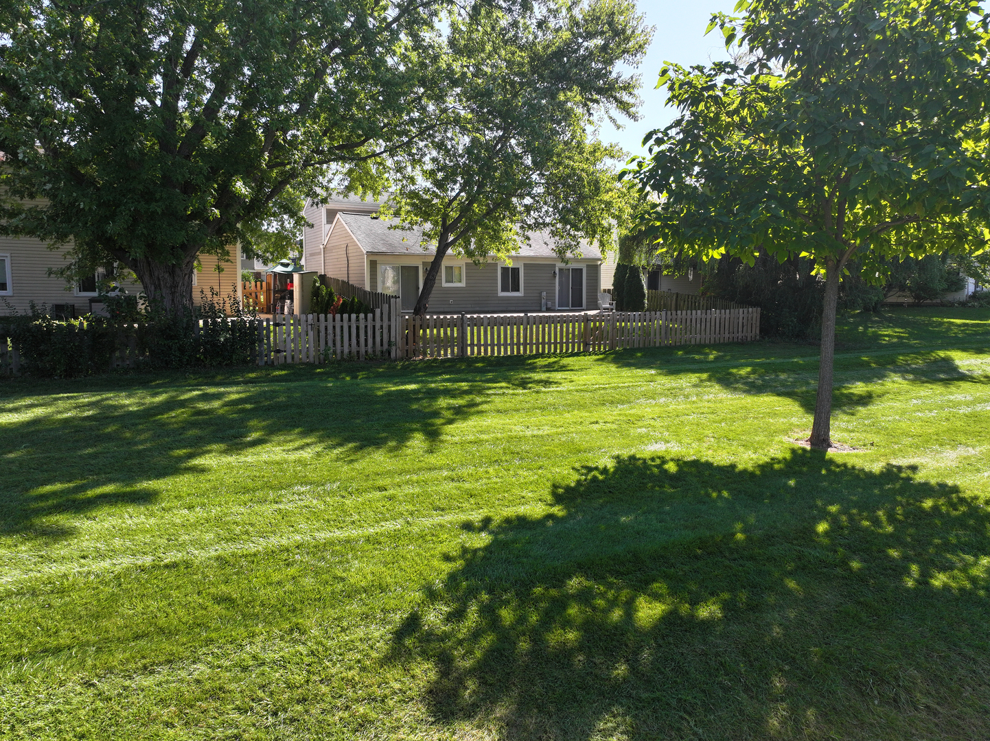 4950 Rochester Drive, Hoffman Estates, IL 60010