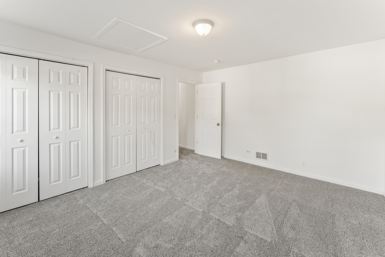 4950 Rochester Drive, Hoffman Estates, IL 60010