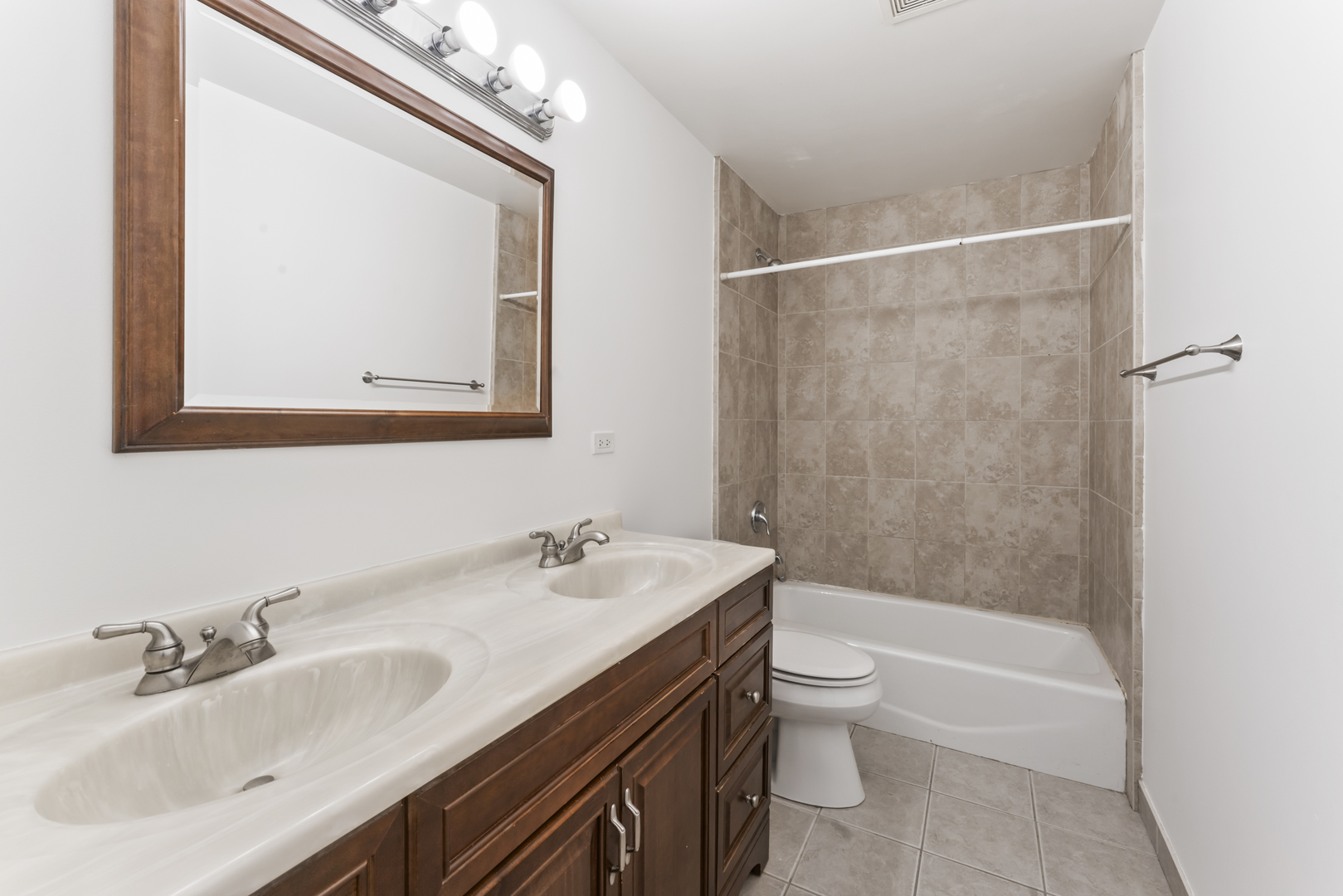 4950 Rochester Drive, Hoffman Estates, IL 60010