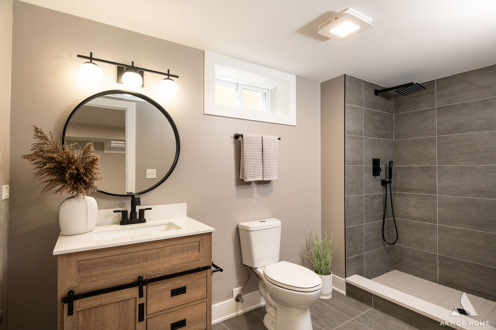 8805 S Union Avenue, Chicago, IL 60620