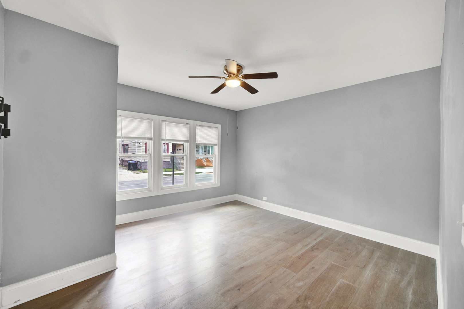 1 E 114TH Street, Chicago, IL 60628