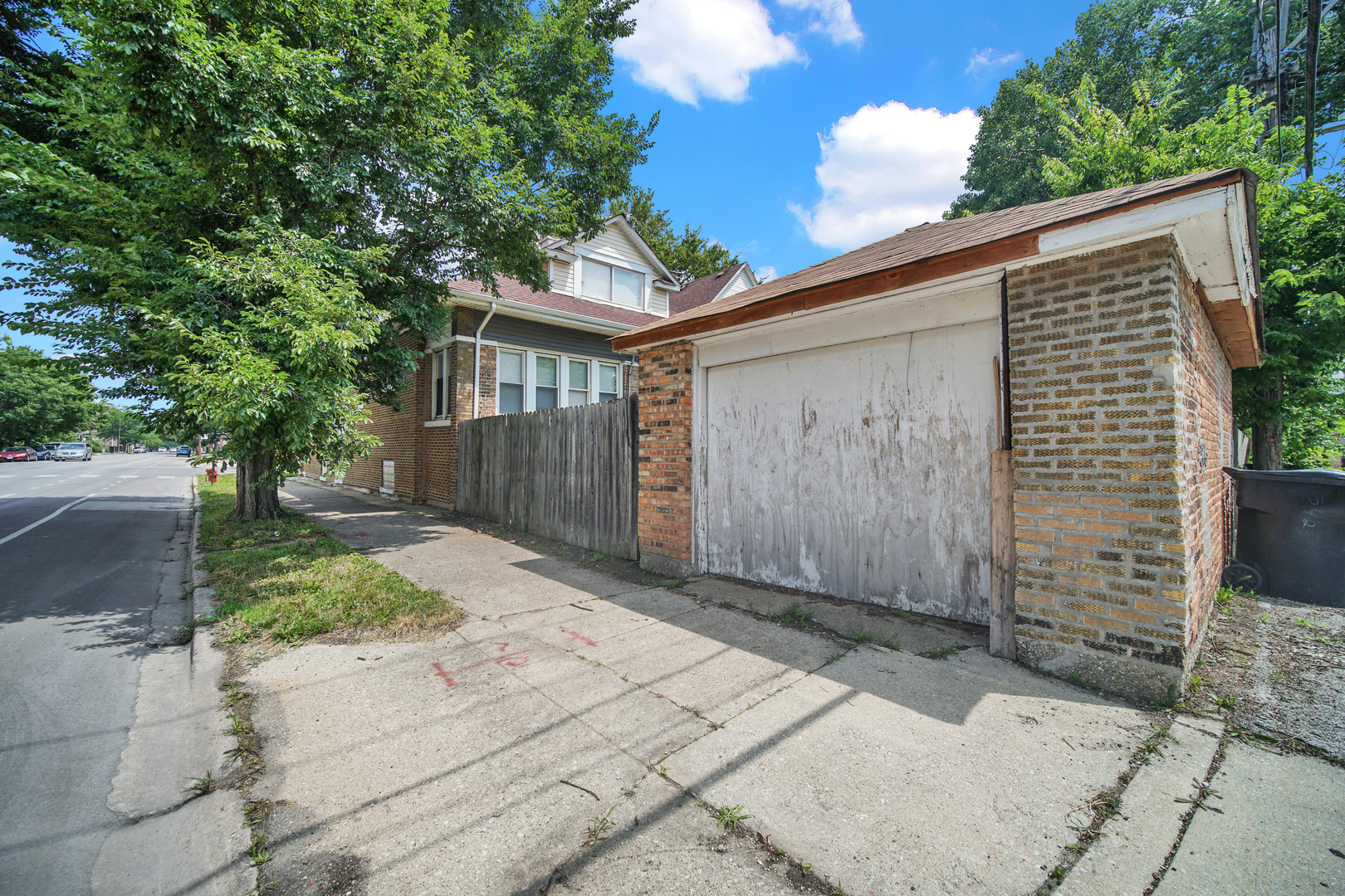 1 E 114TH Street, Chicago, IL 60628