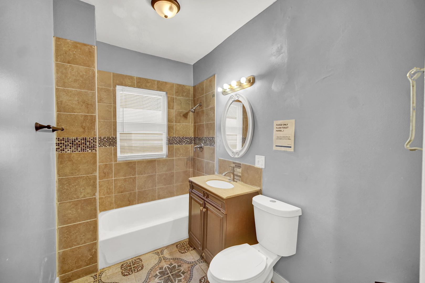 1 E 114TH Street, Chicago, IL 60628