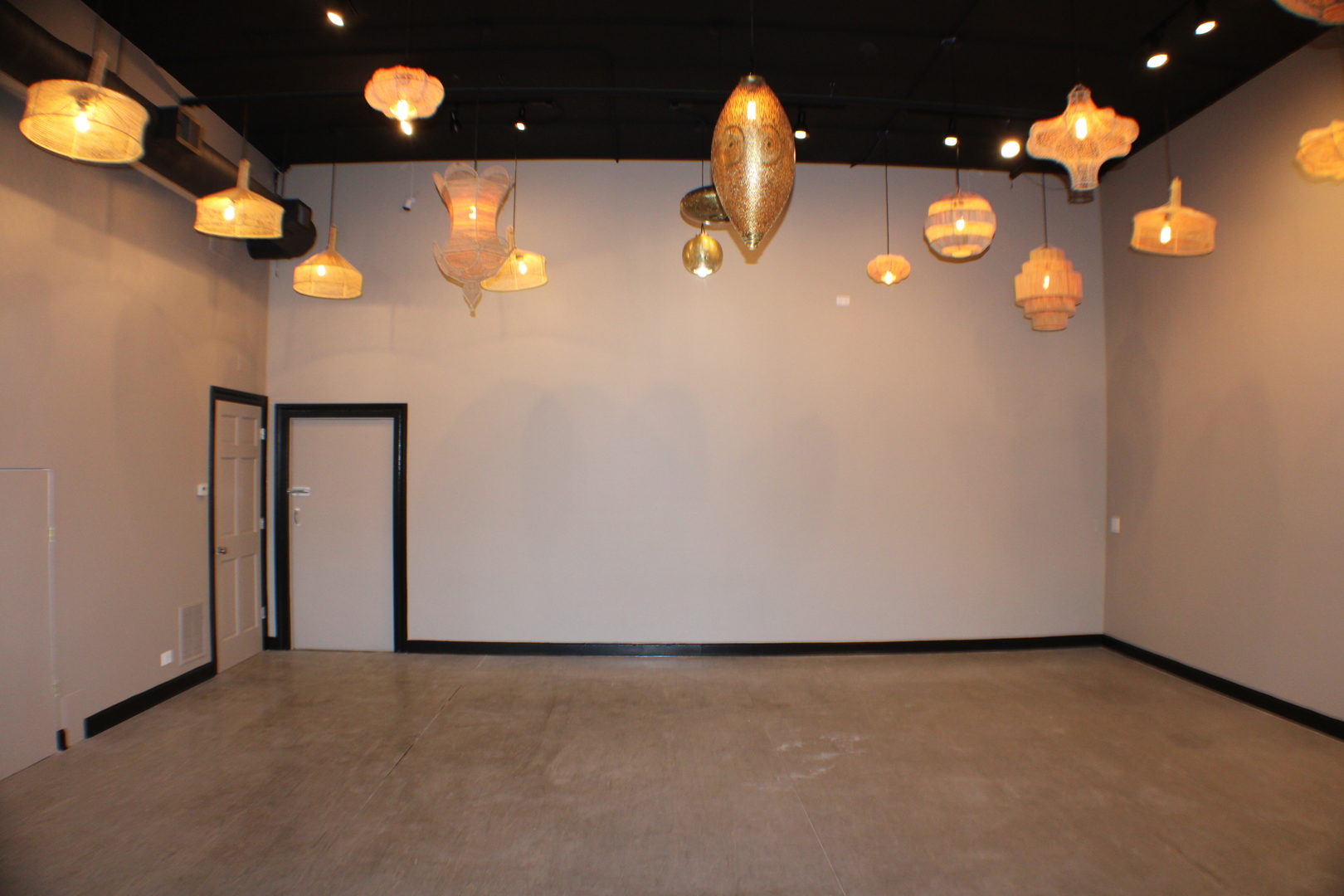 2807 W Howard Street, Chicago, IL 60645