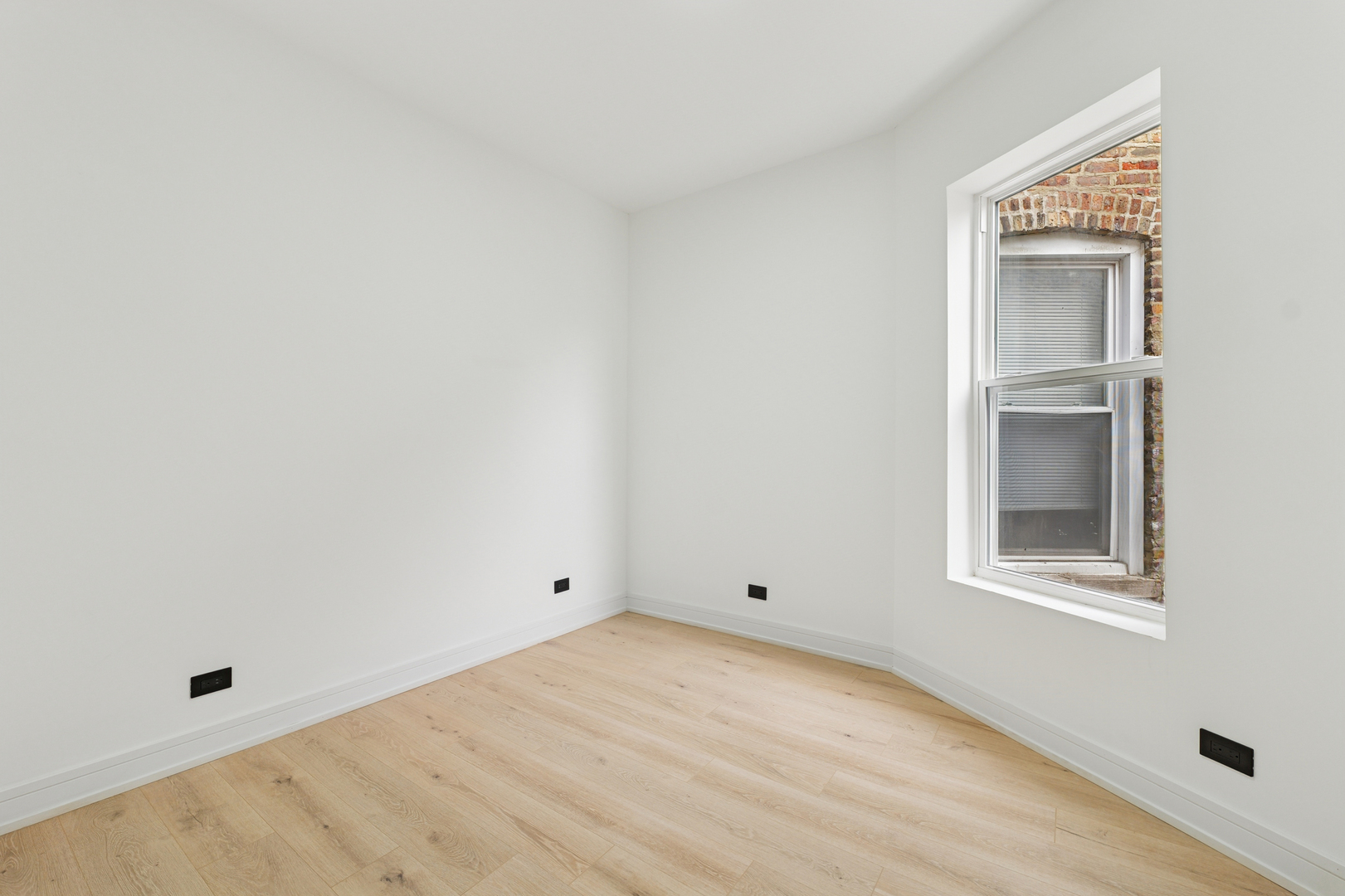 6430 S Eberhart Avenue, Chicago, IL 60637