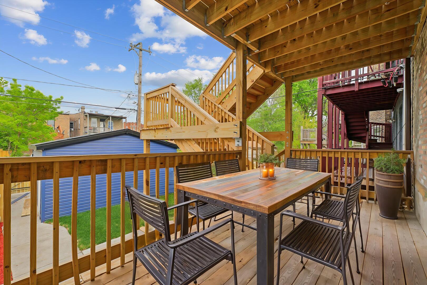 6430 S Eberhart Avenue, Chicago, IL 60637