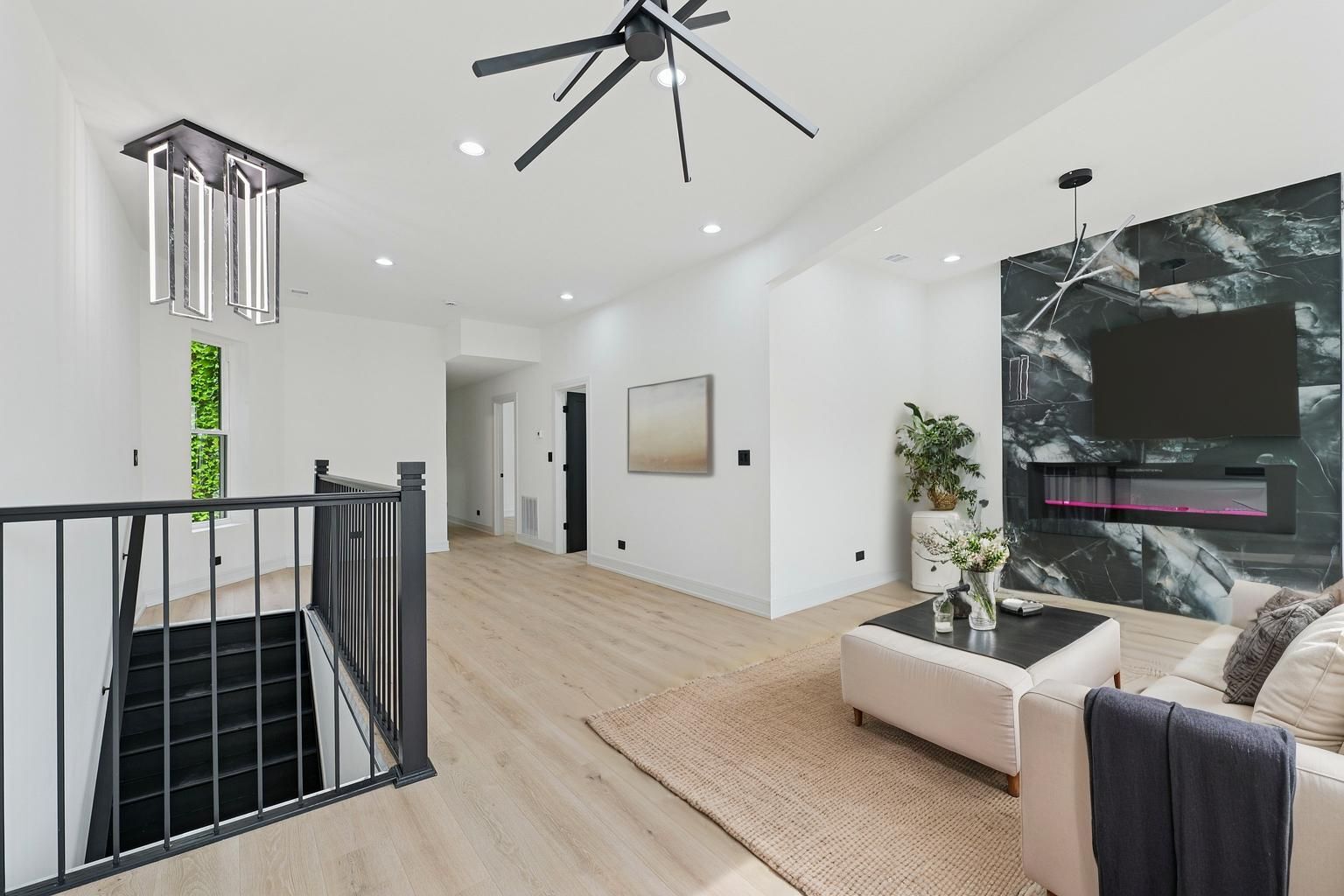 6430 S Eberhart Avenue, Chicago, IL 60637