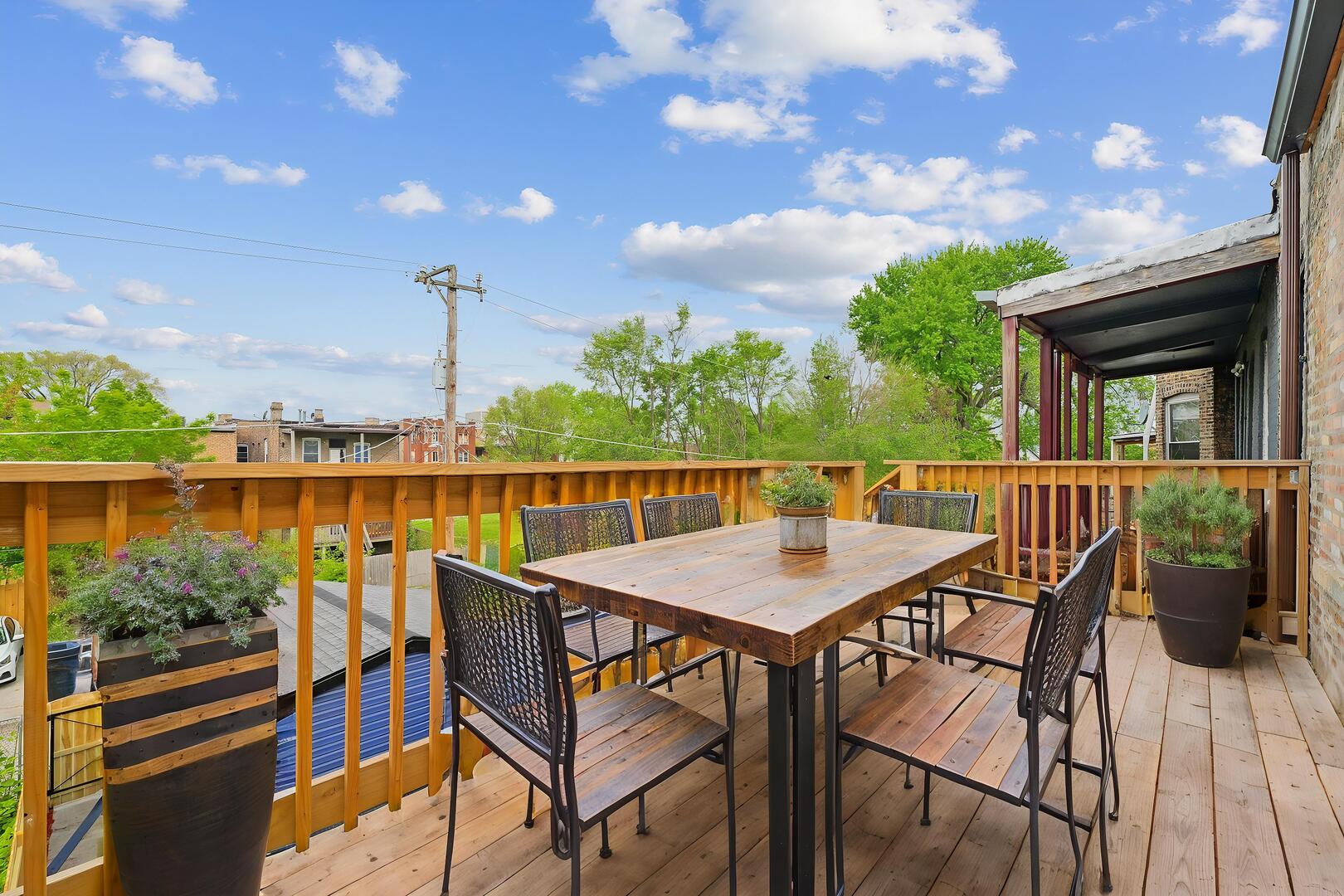 6430 S Eberhart Avenue, Chicago, IL 60637