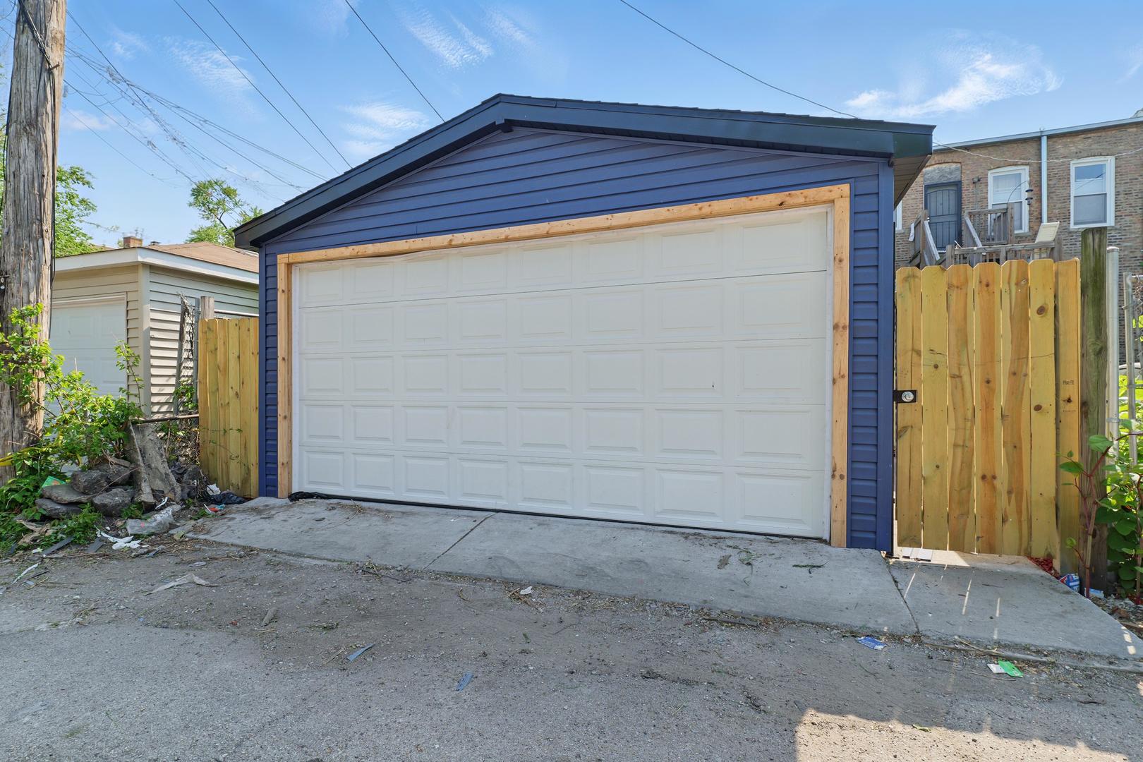 6430 S Eberhart Avenue, Chicago, IL 60637