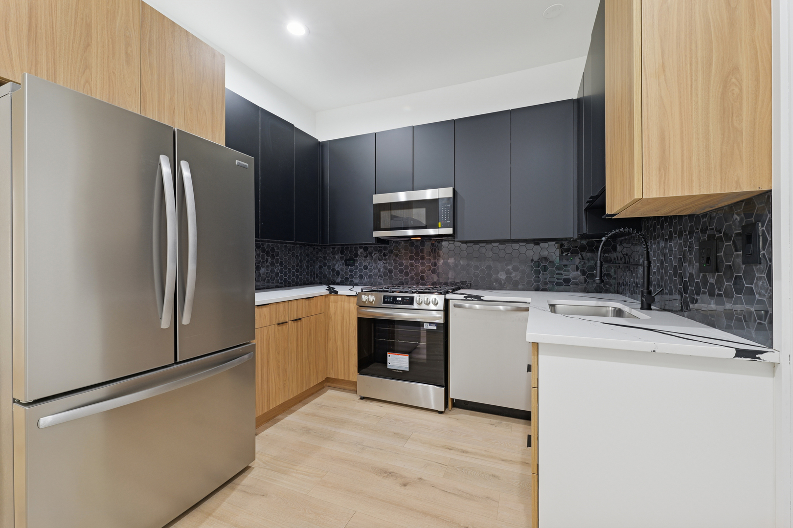 6430 S Eberhart Avenue, Chicago, IL 60637