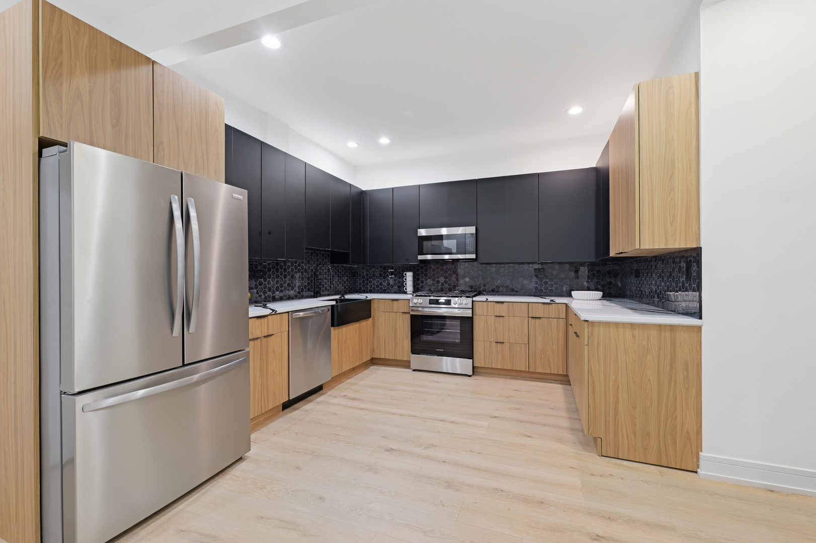 6430 S Eberhart Avenue, Chicago, IL 60637