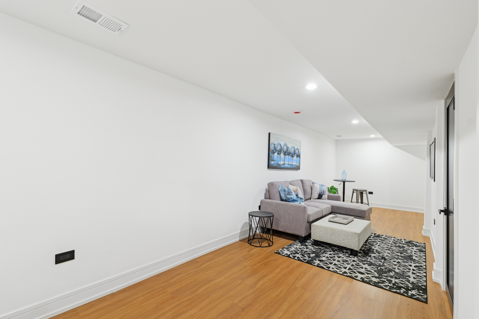 6430 S Eberhart Avenue, Chicago, IL 60637