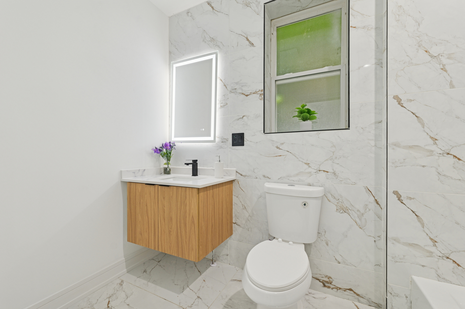 6430 S Eberhart Avenue, Chicago, IL 60637