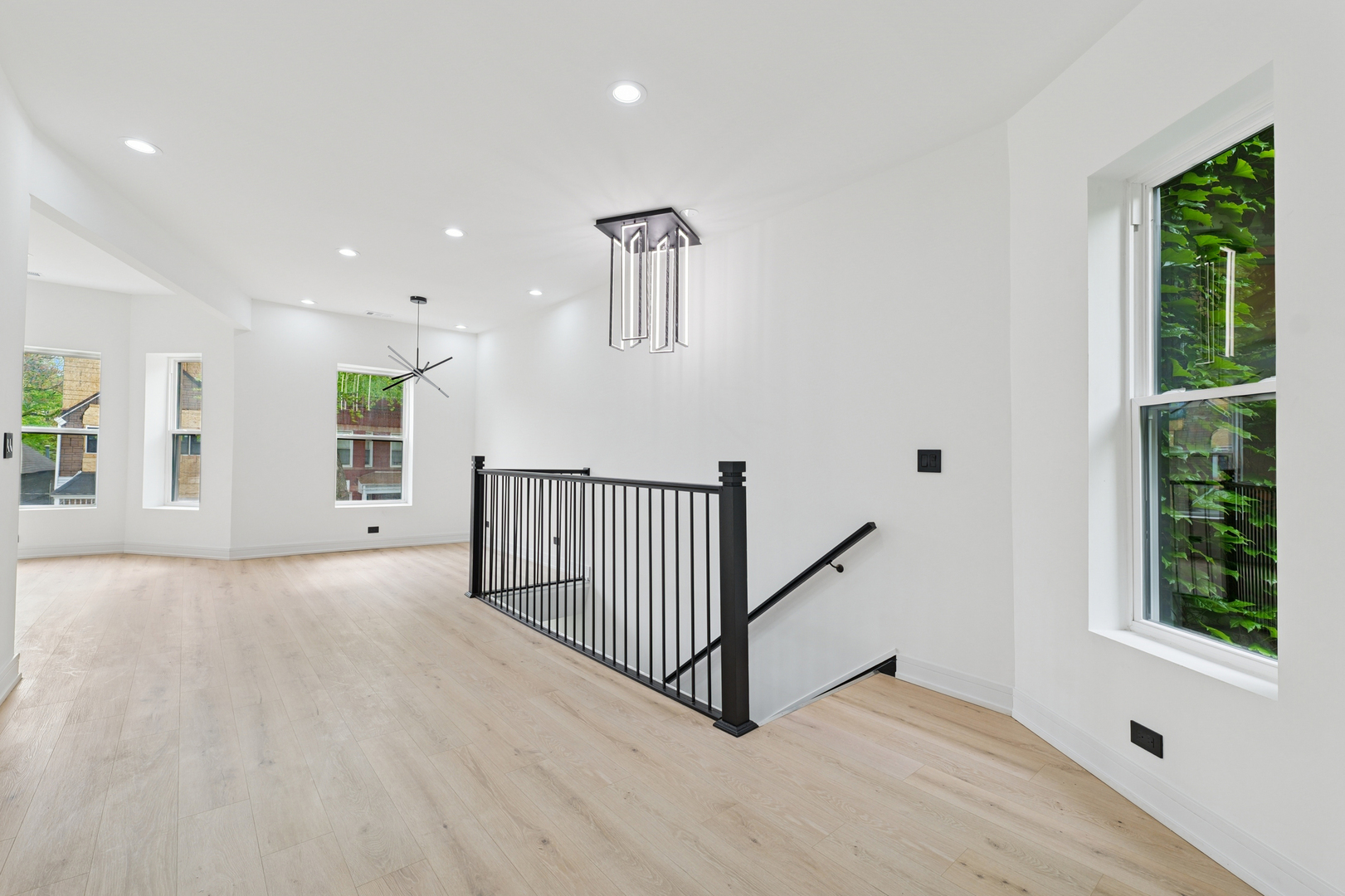 6430 S Eberhart Avenue, Chicago, IL 60637