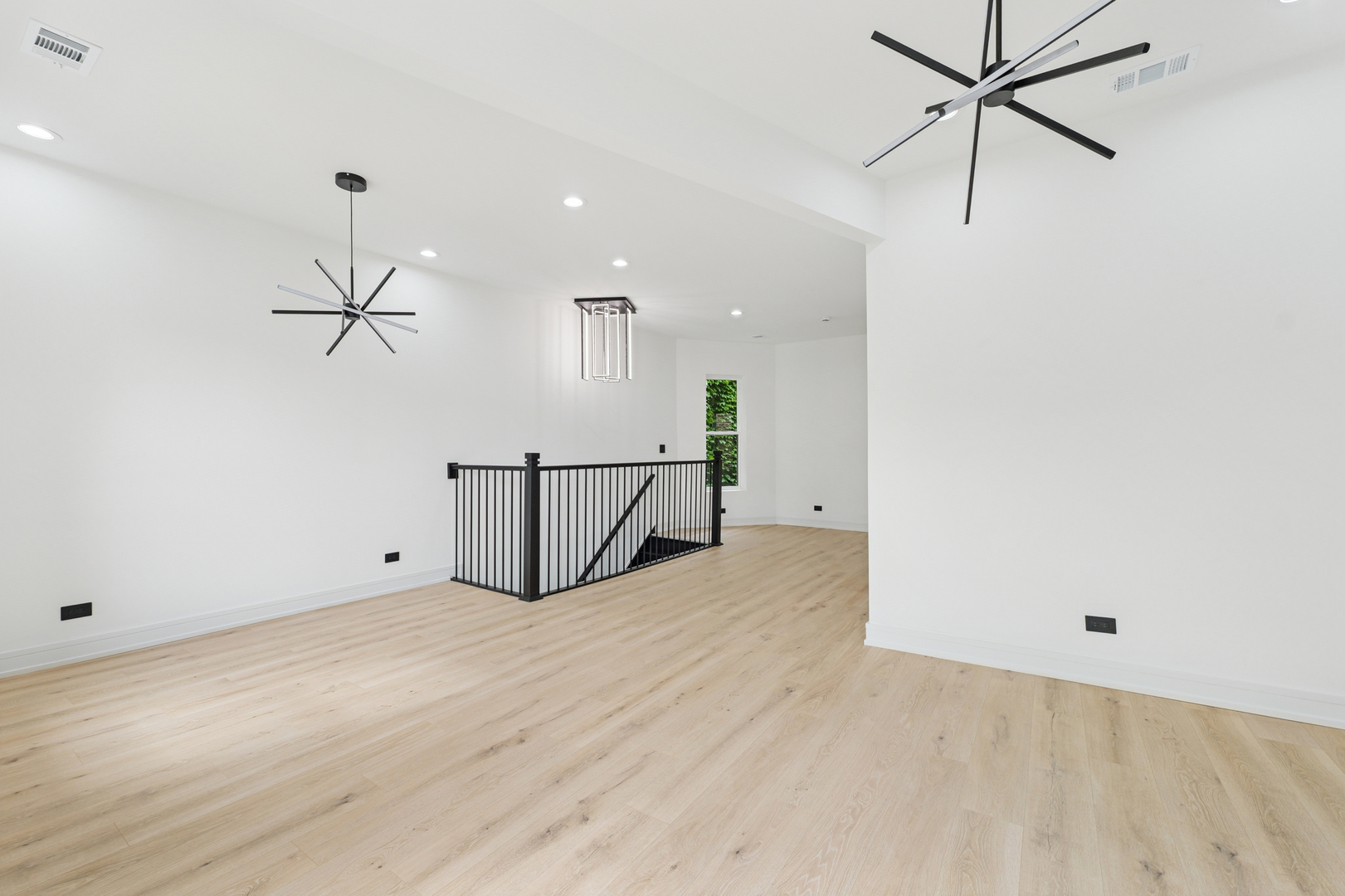 6430 S Eberhart Avenue, Chicago, IL 60637