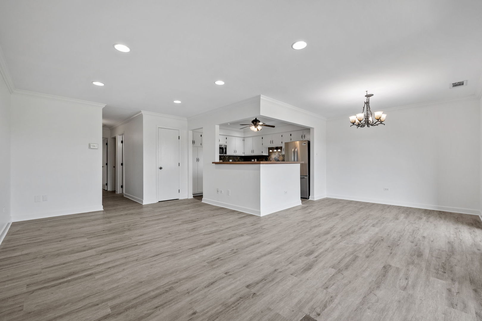 9750 Ravinia Lane #303, Orland Park, IL 60462