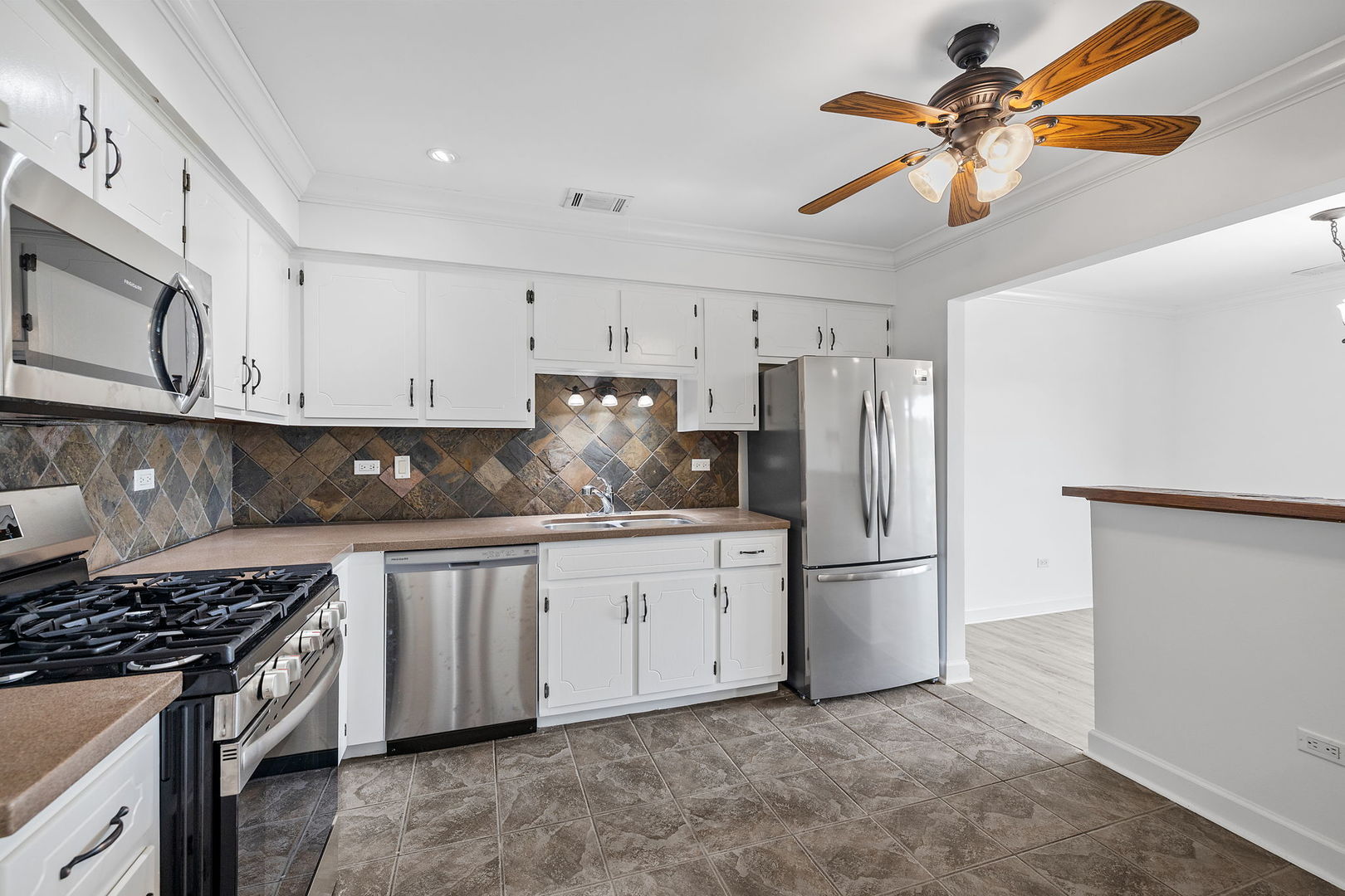 9750 Ravinia Lane #303, Orland Park, IL 60462