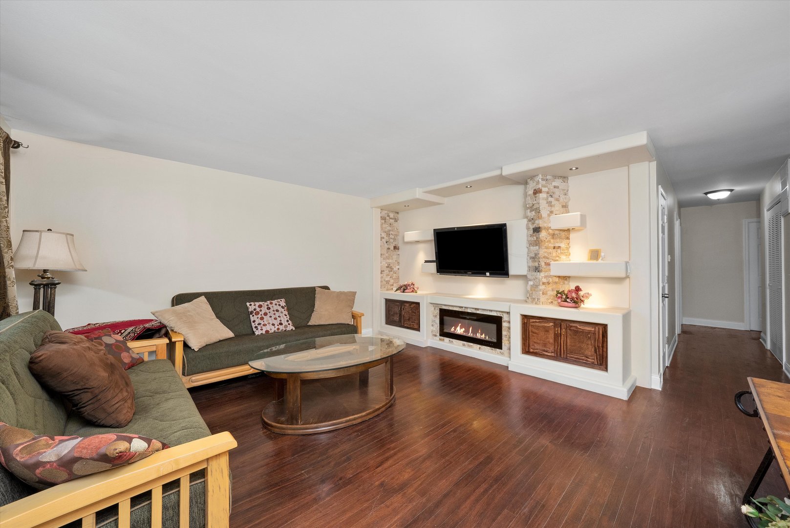 9201 Willow Lane, Bridgeview, IL 60455